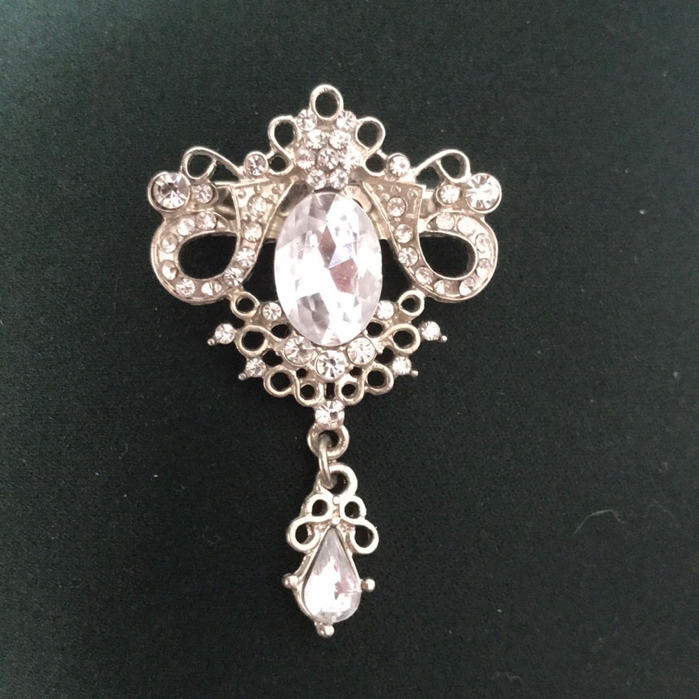 fake diamond silver brooch/pin